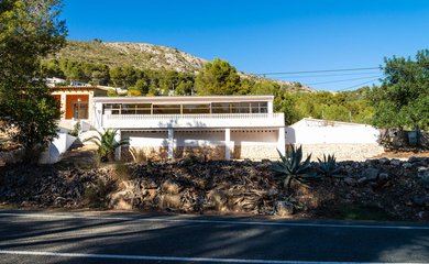 Geschäftshaus zum kauf in Alcalali / Spanien